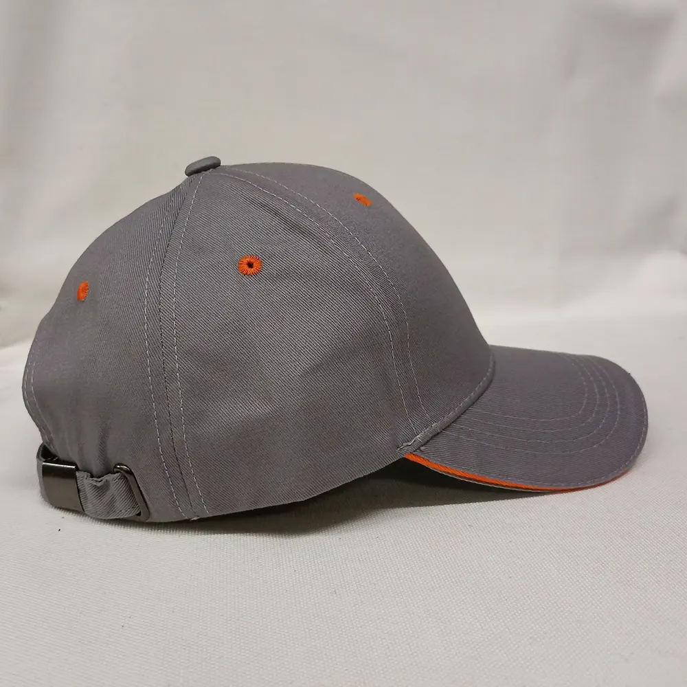 Бейсболка серая с оранжевым кантом